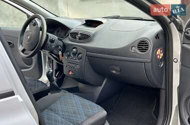 Хэтчбек Renault Clio 2008 в 