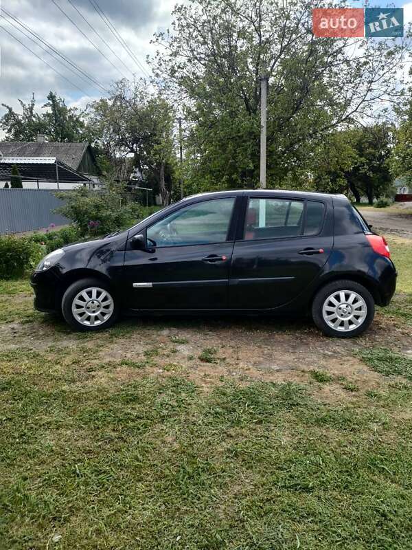 Хэтчбек Renault Clio 2008 в 