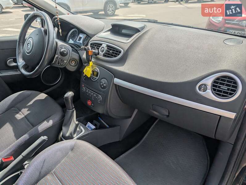Хэтчбек Renault Clio 2008 в Львове фото 40 Хэтчбек Renault Clio 2008 в Львове