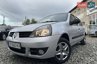 Хэтчбек Renault Clio 2010 в 