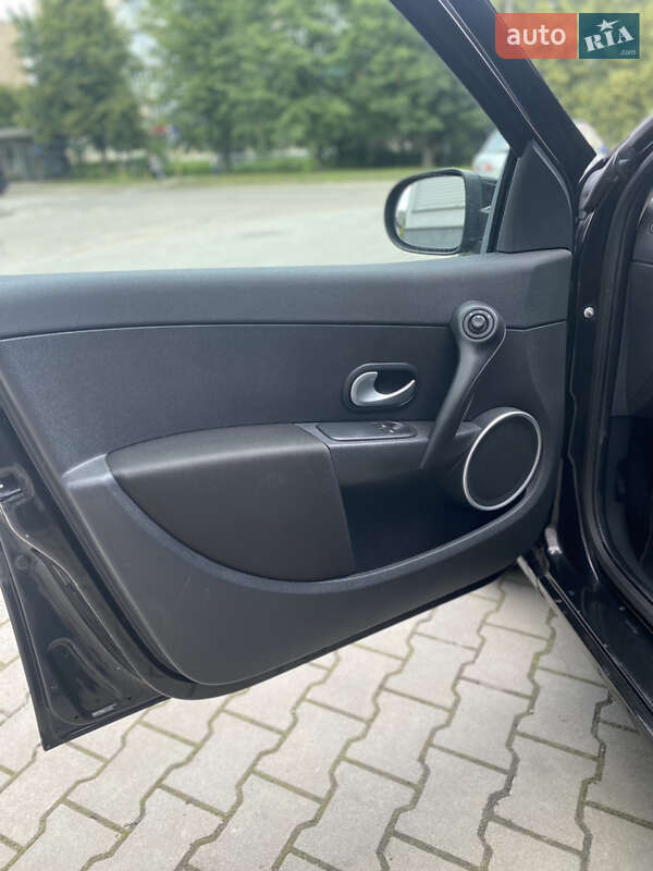 Универсал Renault Clio 2010 в Дубно