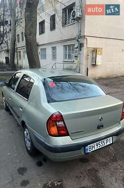Хэтчбек Renault Clio 2002 в 