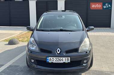 Хэтчбек Renault Clio 2009 в 