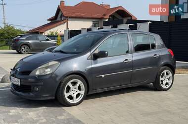 Хэтчбек Renault Clio 2009 в 