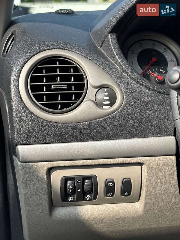 Хэтчбек Renault Clio 2009 в Ужгороде фото 28 Хэтчбек Renault Clio 2009 в Ужгороде