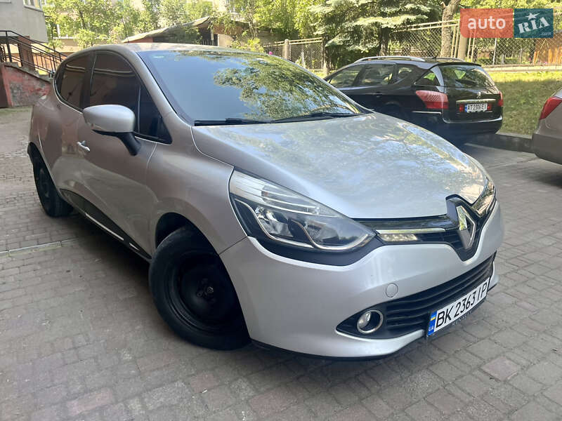 Хэтчбек Renault Clio 2013 в 