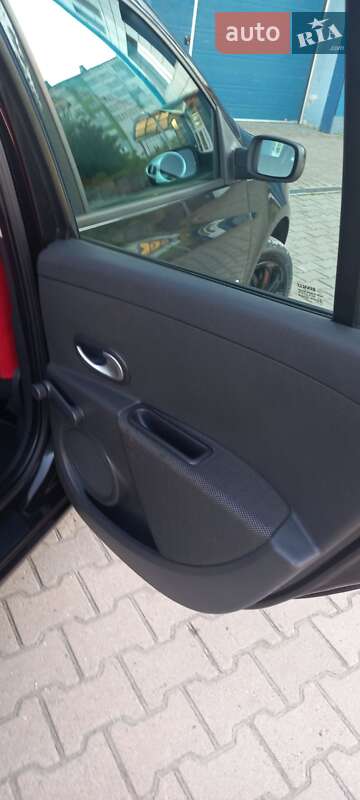 Хэтчбек Renault Clio 2007 в Ивано-Франковске фото 73 Хэтчбек Renault Clio 2007 в Ивано-Франковске