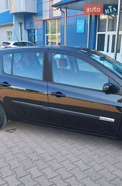Хэтчбек Renault Clio 2008 в 