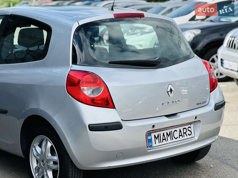 Хэтчбек Renault Clio 2006 в Харькове