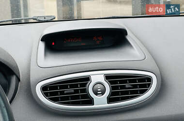 Хэтчбек Renault Clio 2006 в 