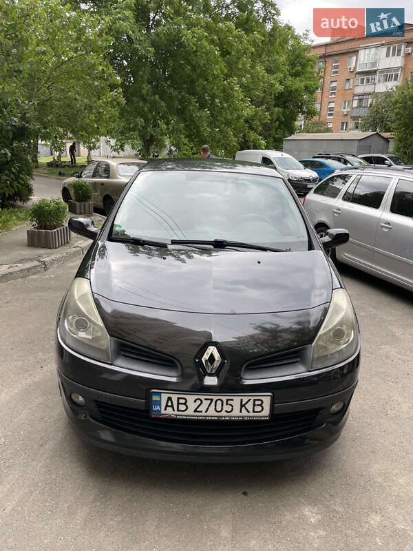 Хэтчбек Renault Clio 2006 в Виннице