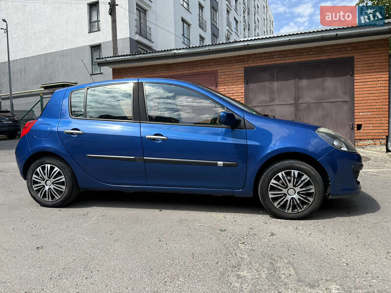 Хэтчбек Renault Clio 2008 в Львове