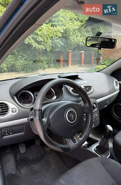 Хэтчбек Renault Clio 2008 в 