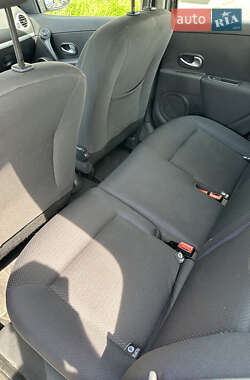 Хэтчбек Renault Clio 2006 в 