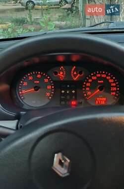 Седан Renault Clio 2005 в 