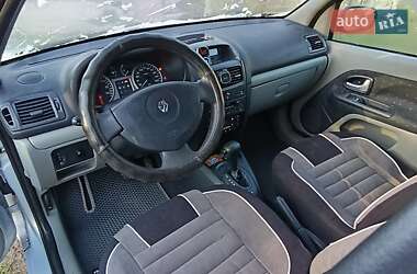 Хэтчбек Renault Clio 2002 в 