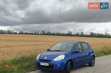Хэтчбек Renault Clio 2011 в 