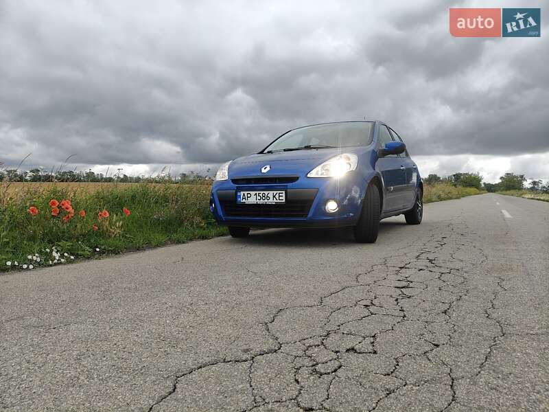 Хетчбек Renault Clio 2011 в Запоріжжі