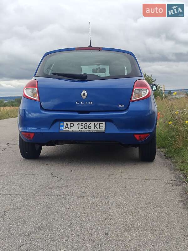 Хетчбек Renault Clio 2011 в Запоріжжі