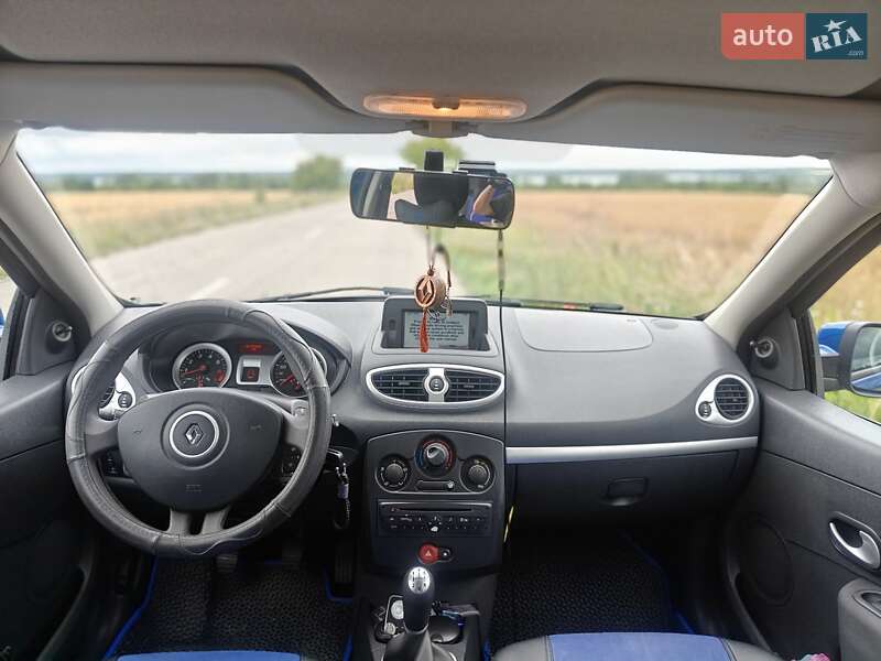 Хетчбек Renault Clio 2011 в Запоріжжі