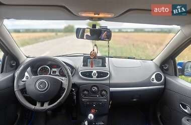 Хэтчбек Renault Clio 2011 в 