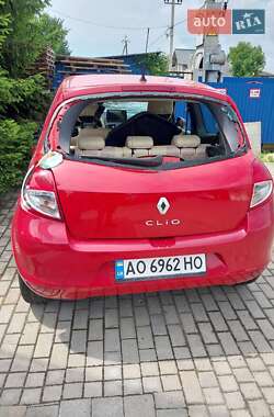 Хэтчбек Renault Clio 2009 в 