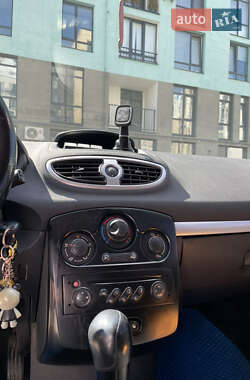 Хэтчбек Renault Clio 2008 в 