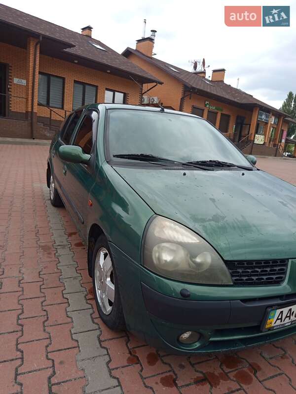 Хэтчбек Renault Clio 2002 в Обухове