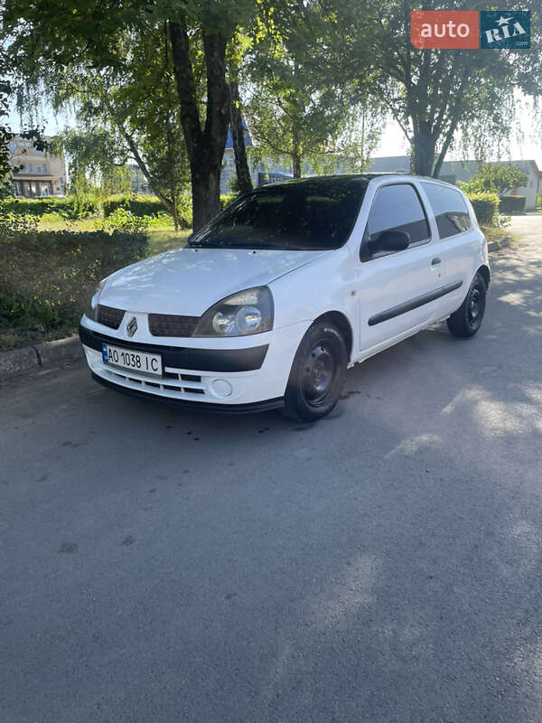Хэтчбек Renault Clio 2003 в Мукачево