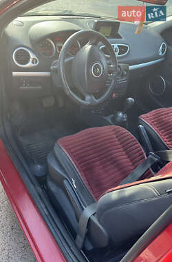 Хэтчбек Renault Clio 2010 в 