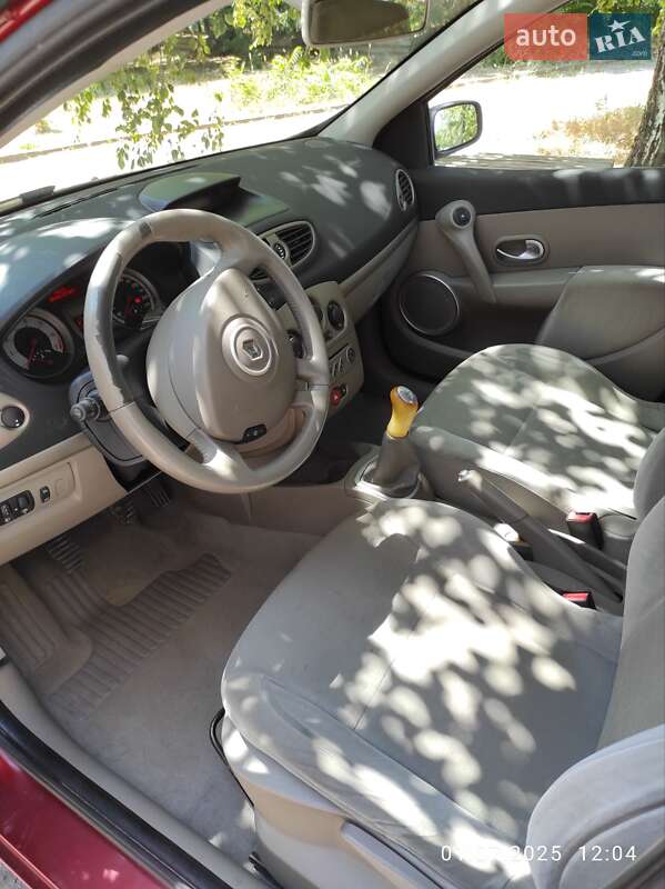 Хэтчбек Renault Clio 2006 в Николаеве