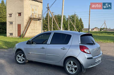 Хетчбек Renault Clio 2011 в 
