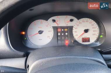 Хэтчбек Renault Clio 2001 в 