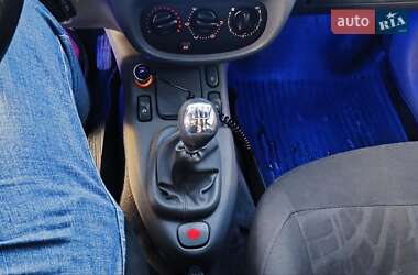 Хэтчбек Renault Clio 2001 в 