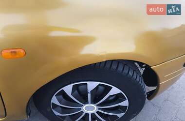 Хэтчбек Renault Clio 2001 в 
