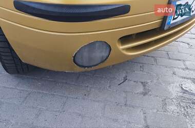 Хэтчбек Renault Clio 2001 в 