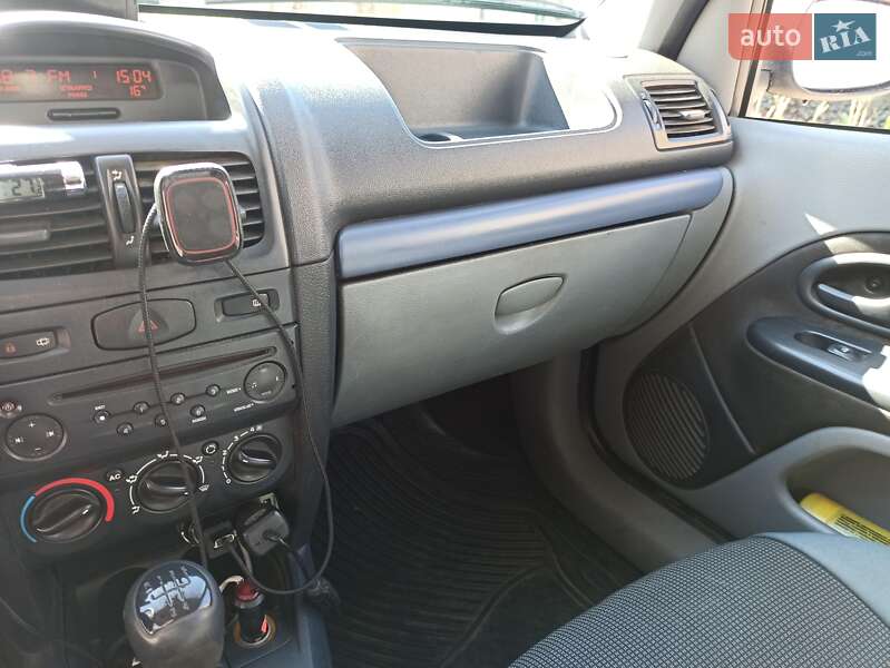 Седан Renault Clio 2008 в Луцке