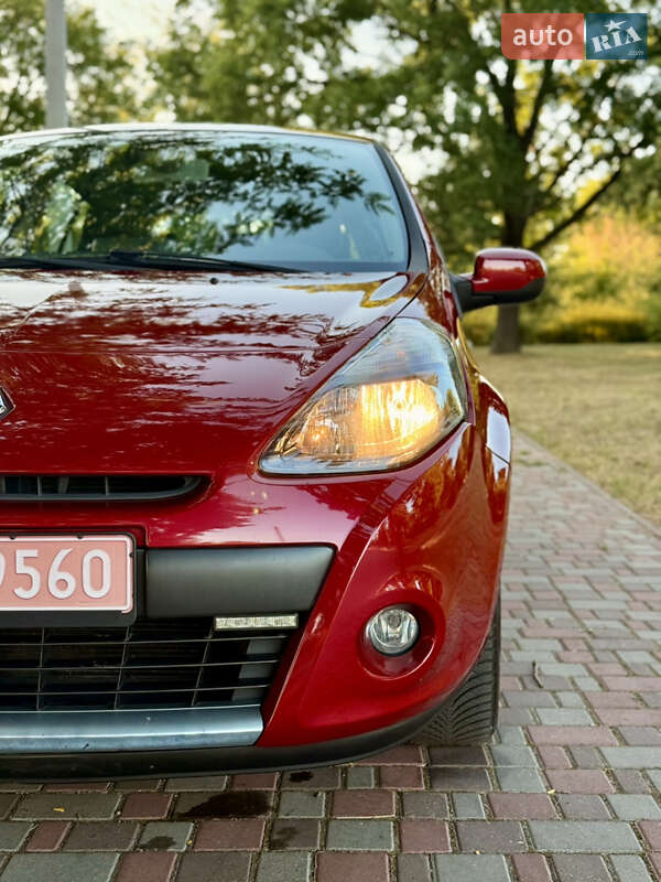 Хетчбек Renault Clio 2010 в Кропивницькому
