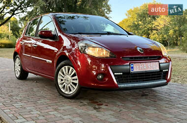 Хэтчбек Renault Clio 2010 в 