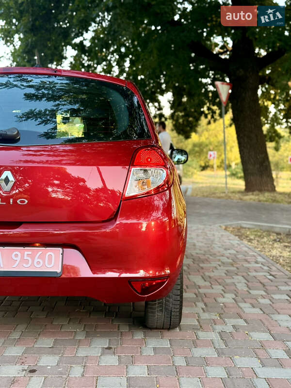 Хетчбек Renault Clio 2010 в Кропивницькому