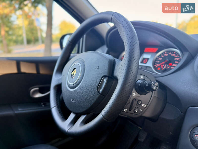 Хетчбек Renault Clio 2010 в Кропивницькому