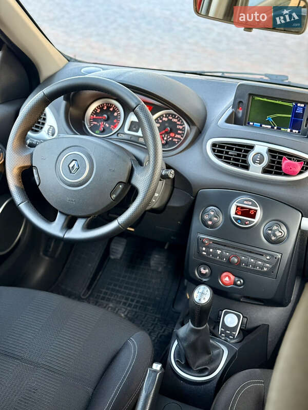 Хетчбек Renault Clio 2010 в Кропивницькому