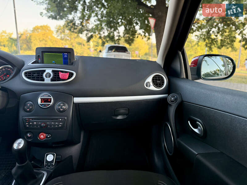Хетчбек Renault Clio 2010 в Кропивницькому