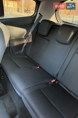 Хэтчбек Renault Clio 2005 в 