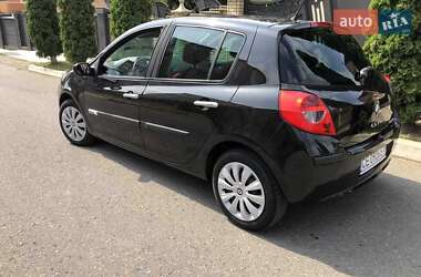Хэтчбек Renault Clio 2007 в 