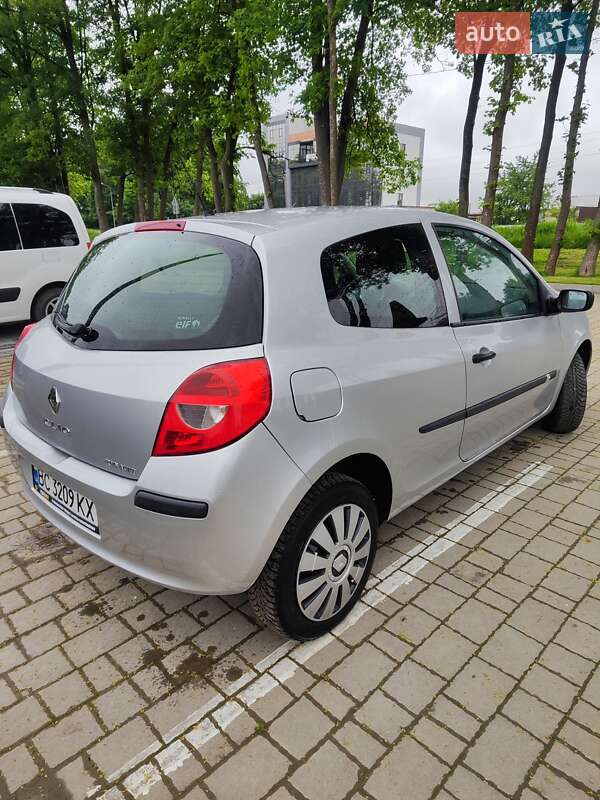 Хетчбек Renault Clio 2007 в Стрию