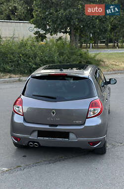 Хэтчбек Renault Clio 2012 в 