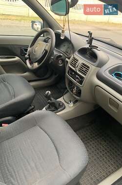 Седан Renault Clio 2005 в Києві