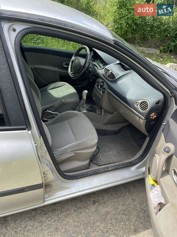 Хэтчбек Renault Clio 2007 в Ярмолинцах
