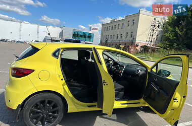 Хэтчбек Renault Clio 2012 в 